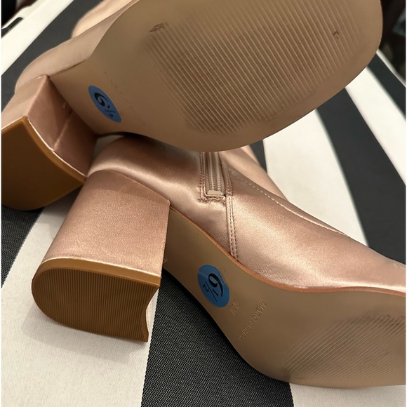 BNWTS Marc Fisher satiny nude pinkish zipper sock ankle bootie Sz 36 1/2 - Picture 6 of 7